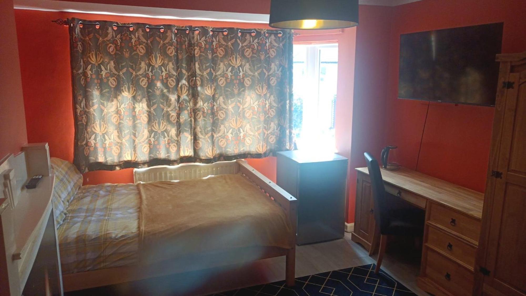 L'Auberge Close Syon Lane Station And Heathrow لندن المظهر الخارجي الصورة